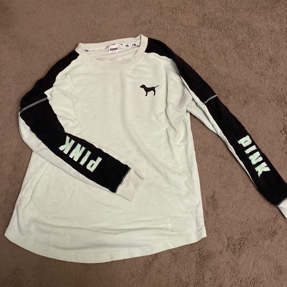 VS Pink long sleeve shirt